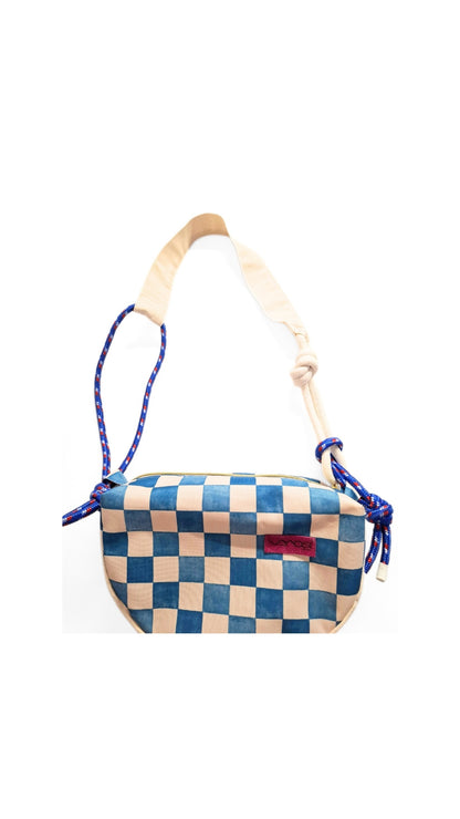 Korábbi crossbody-kockás