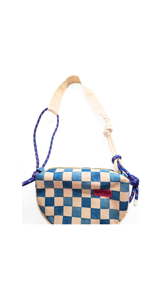 Korábbi crossbody-kockás